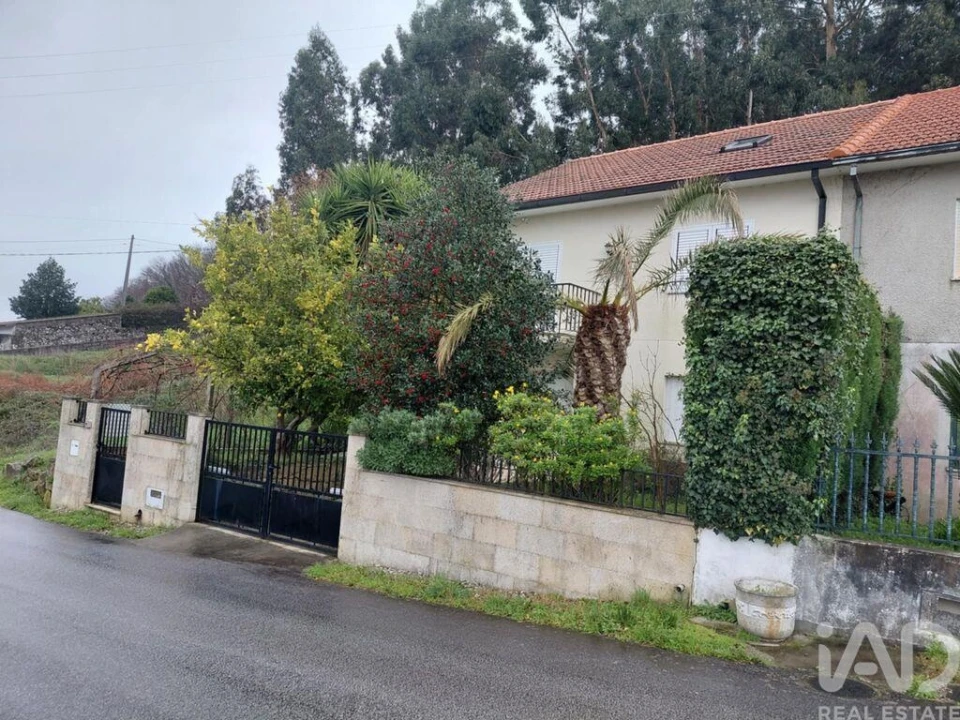 Moradia T3 para Venda em Vila e Roussas Foto 3