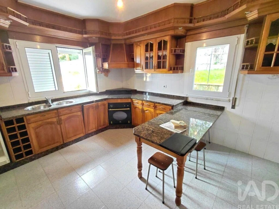 Moradia T3 para Venda em Vila e Roussas Foto 6