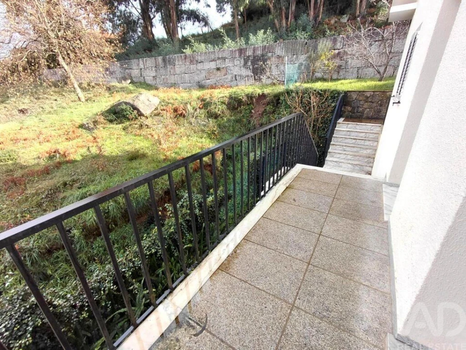 Moradia T3 para Venda em Vila e Roussas Foto 5