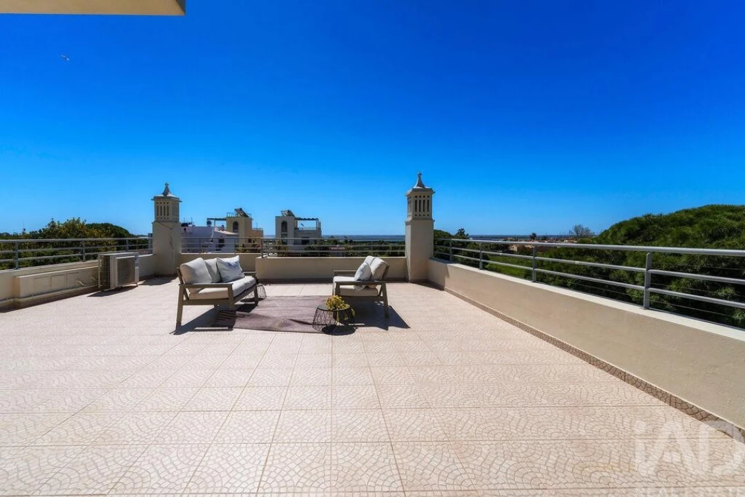 Moradia T3 para Venda em Quelfes Foto 39