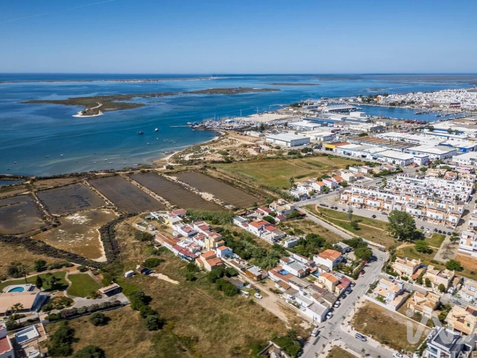 Moradia T3 para Venda em Quelfes Foto 8