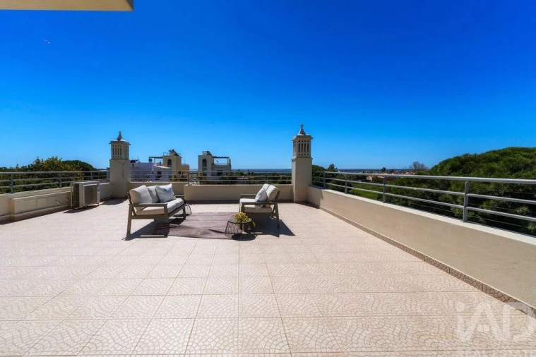 Moradia T3 para Venda em Quelfes Foto 39