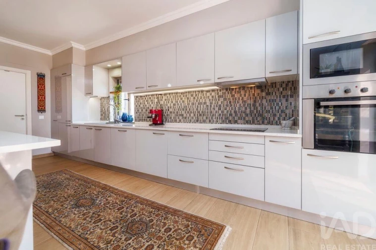 Moradia T3 para Venda em Quelfes Foto 16