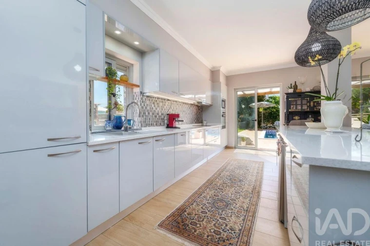 Moradia T3 para Venda em Quelfes Foto 19