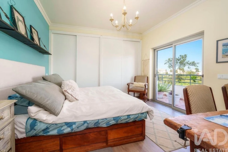 Moradia T3 para Venda em Quelfes Foto 30