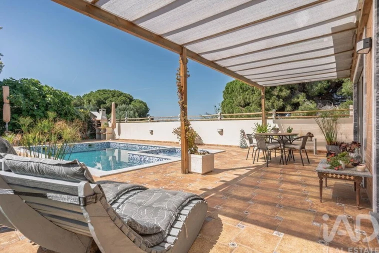 Moradia T3 para Venda em Quelfes