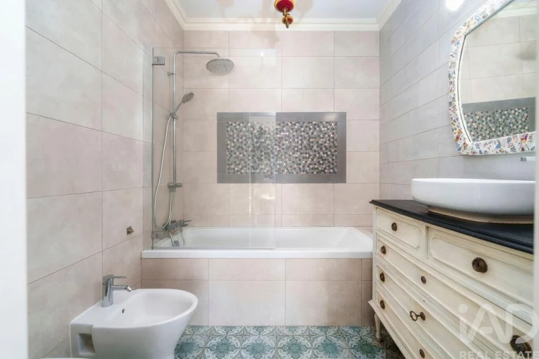 Moradia T3 para Venda em Quelfes Foto 35