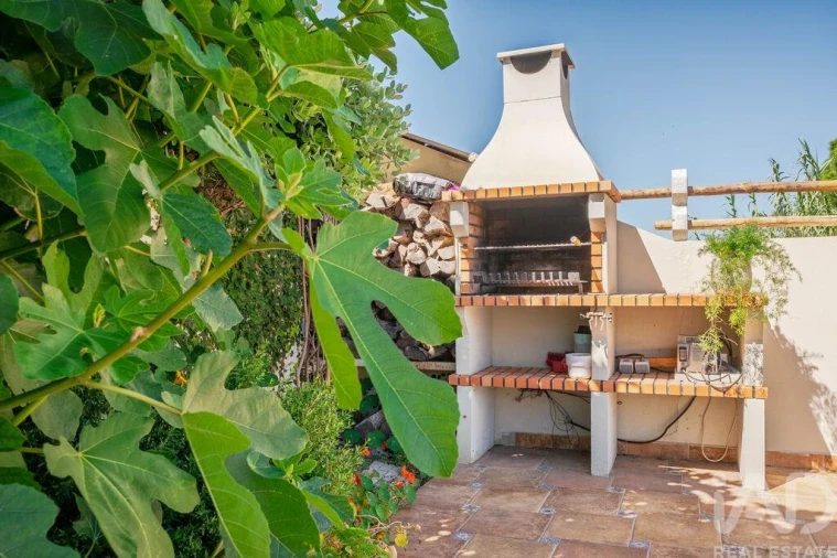 Moradia T3 para Venda em Quelfes Foto 5