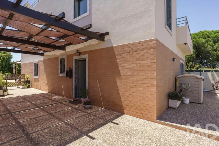 Moradia T3 para Venda em Quelfes Foto 29