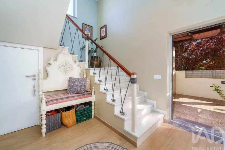 Moradia T3 para Venda em Quelfes Foto 8