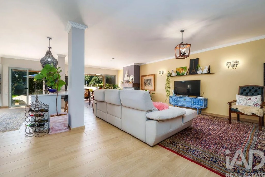 Moradia T3 para Venda em Quelfes Foto 10