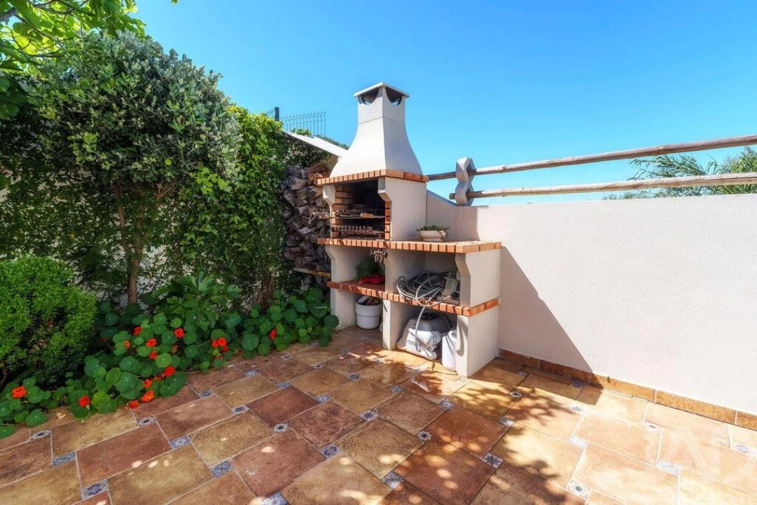 Moradia T3 para Venda em Quelfes Foto 22