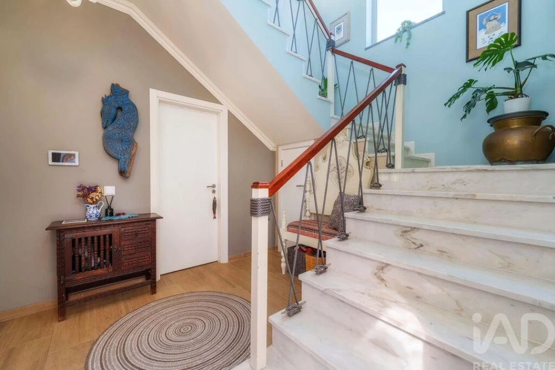 Moradia T3 para Venda em Quelfes Foto 9