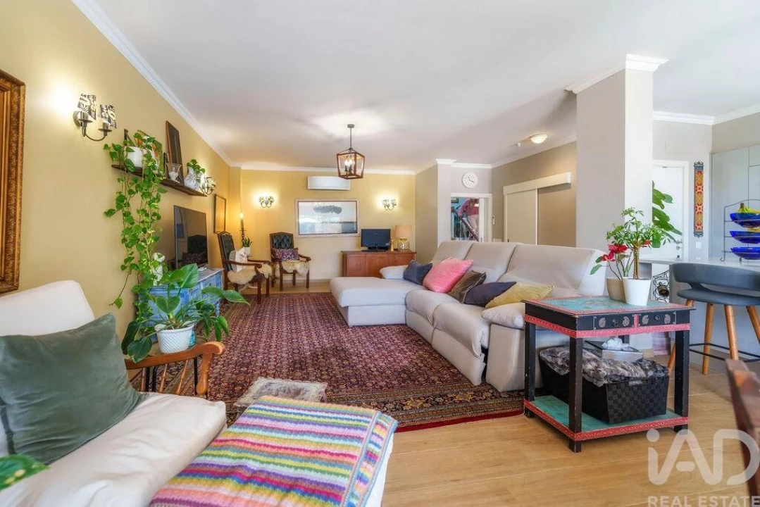 Moradia T3 para Venda em Quelfes Foto 12