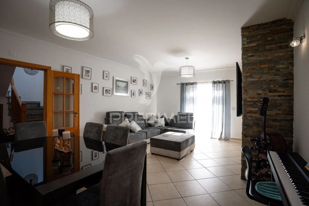 Moradia T4 para Venda em Azeitão (São Lourenço e São Simão) Foto 8