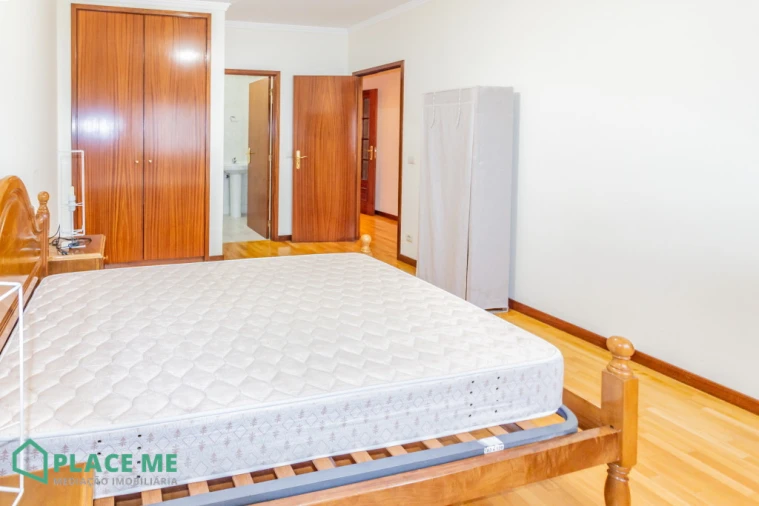 Apartamento T2 para Arrendamento em São Vitor (Braga) Foto 42