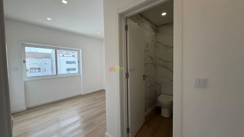 Apartamento T4 para Venda em Alto do Seixalinho, Santo André e Verderena