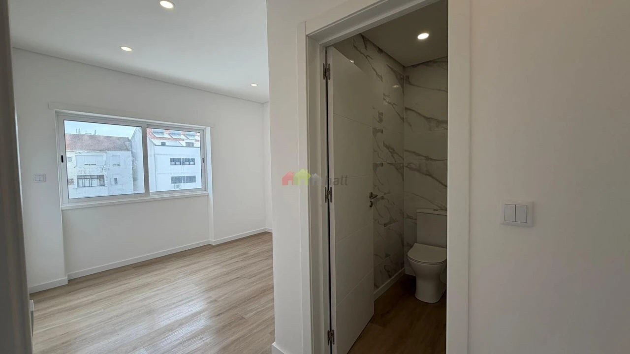 Apartamento T4 para Venda em Alto do Seixalinho, Santo André e Verderena Foto 10