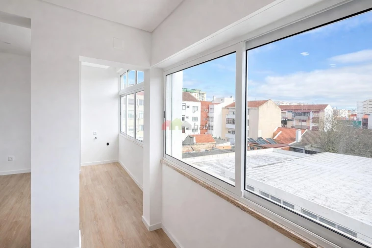 Apartamento T4 para Venda em Alto do Seixalinho, Santo André e Verderena Foto 5