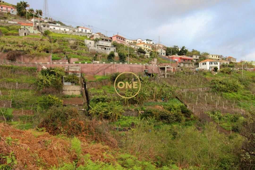 Terreno para Venda em Estreito de Camara de Lobos Foto 3