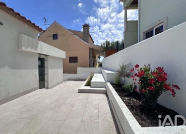 Moradia T4 para Venda em Santa Maria, São Pedro e Matacães