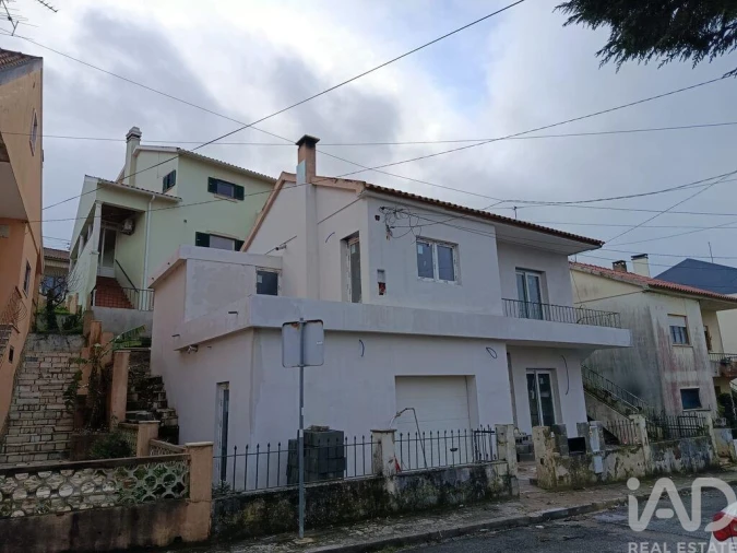 Moradia T4 para Venda em Santa Maria, São Pedro e Matacães Foto 8