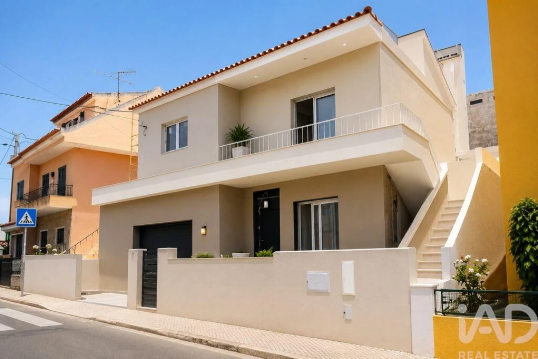 Moradia T4 para Venda em Santa Maria, São Pedro e Matacães Foto 1