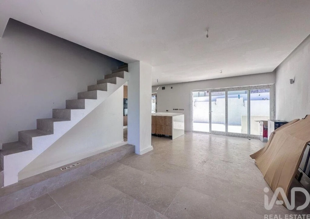 Moradia T4 para Venda em Santa Maria, São Pedro e Matacães Foto 8