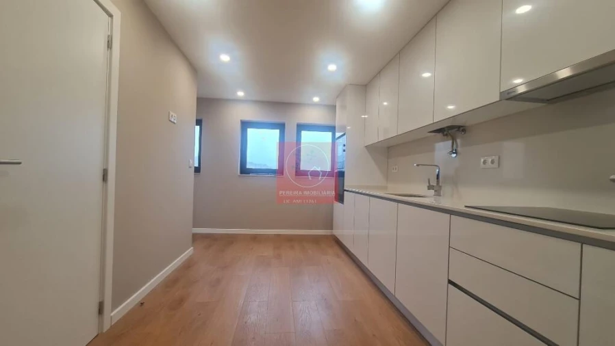 Apartamento T2 para Venda em Arcozelo Foto 2