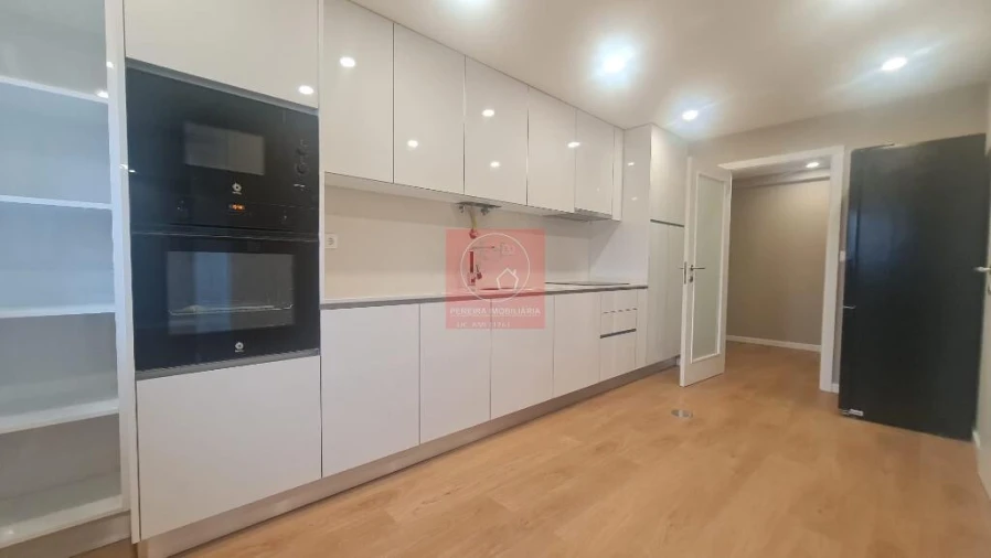 Apartamento T2 para Venda em Arcozelo Foto 1