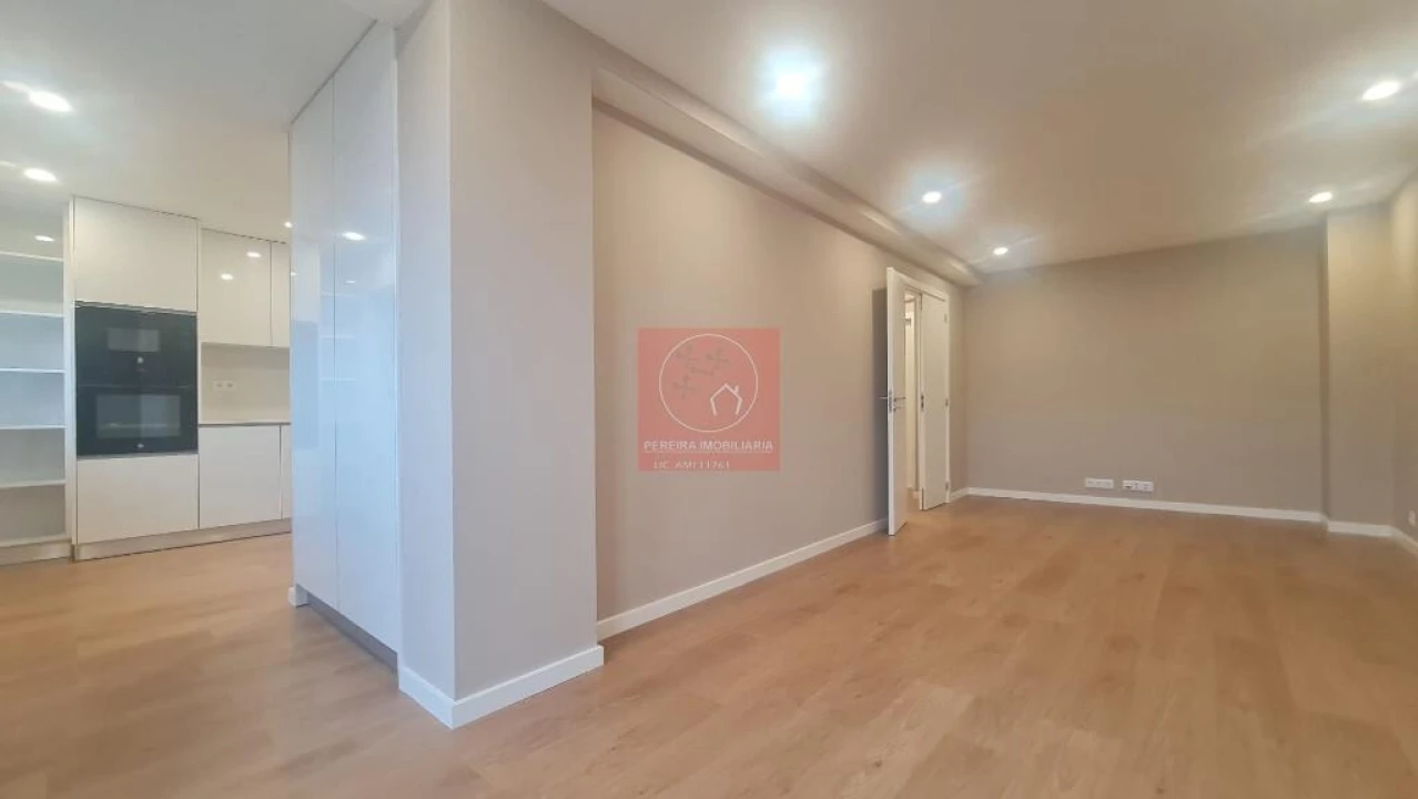 Apartamento T2 para Venda em Arcozelo Foto 6