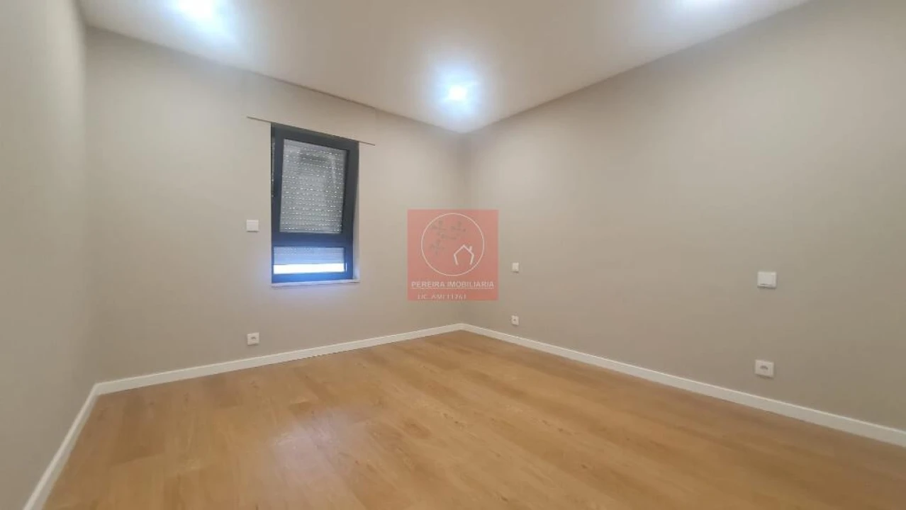 Apartamento T2 para Venda em Arcozelo Foto 15