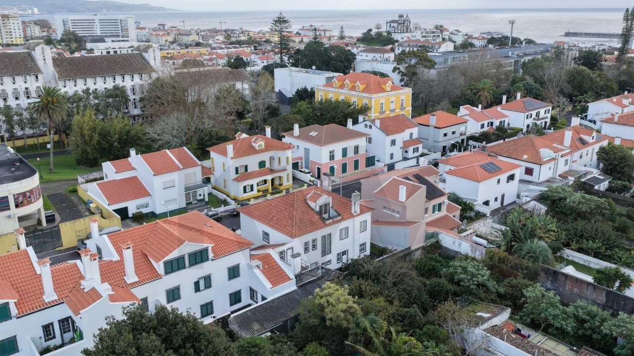 Moradia T6 para Venda em Ponta Delgada (São Pedro) Foto 56