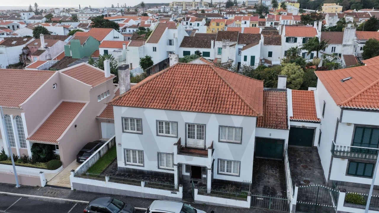 Moradia T6 para Venda em Ponta Delgada (São Pedro) Foto 54