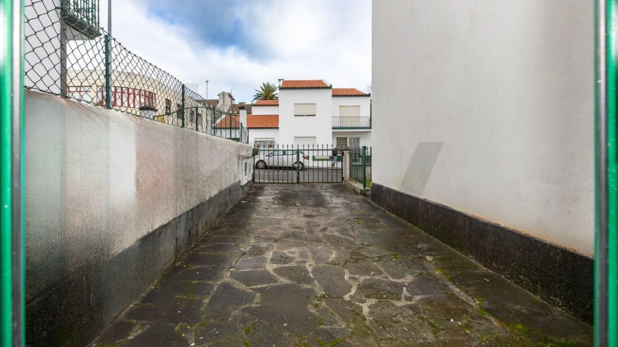 Moradia T6 para Venda em Ponta Delgada (São Pedro) Foto 41