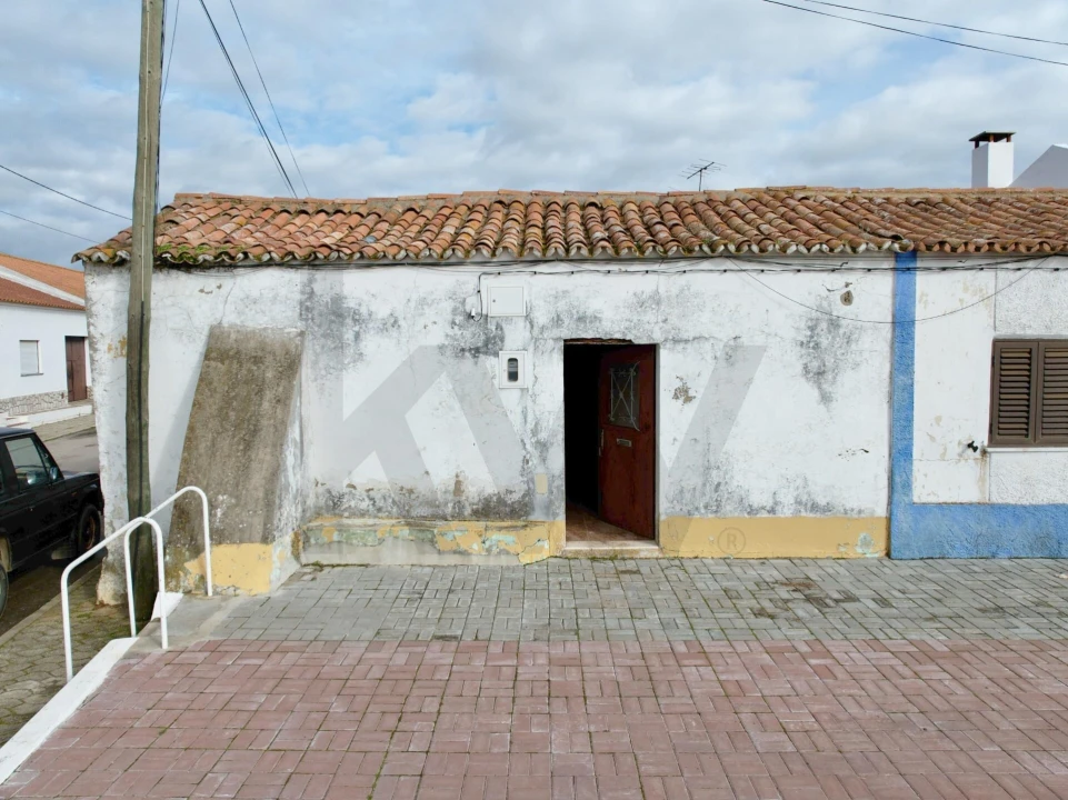 Moradia T1 para Venda em Ermidas-Sado Foto 1