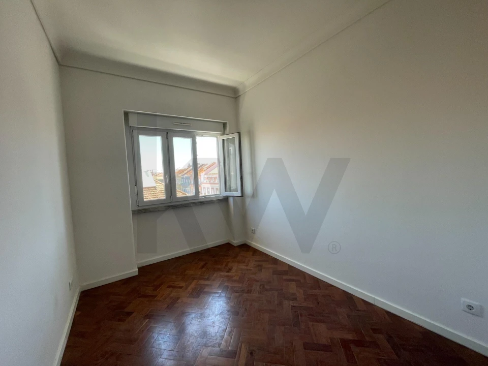 Apartamento T1 para Arrendamento em Campo de Ourique Foto 5