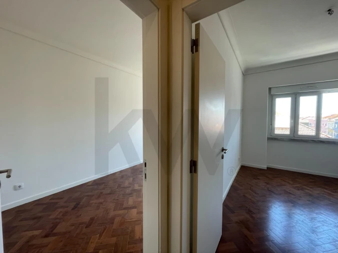 Apartamento T1 para Arrendamento em Campo de Ourique Foto 17