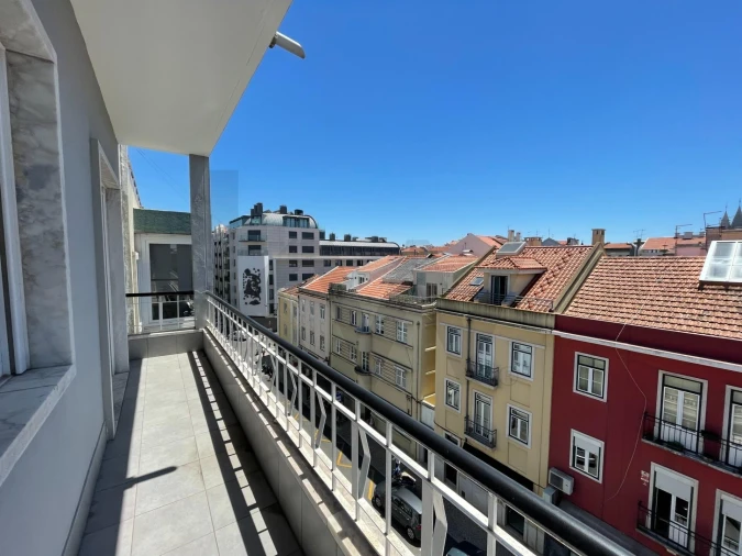 Apartamento T1 para Arrendamento em Campo de Ourique Foto 10