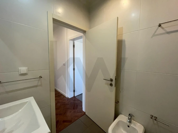 Apartamento T1 para Arrendamento em Campo de Ourique Foto 12