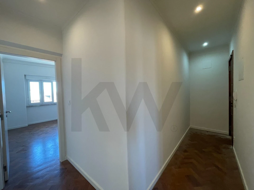 Apartamento T1 para Arrendamento em Campo de Ourique Foto 16