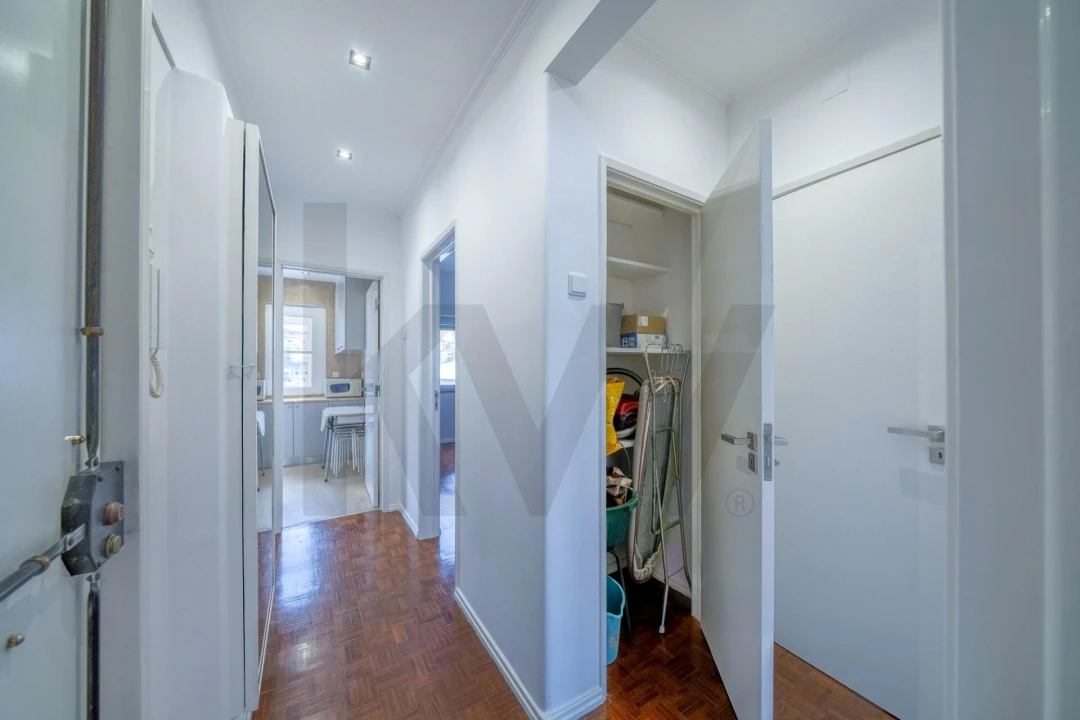 Apartamento T2 para Venda em Benfica Foto 14