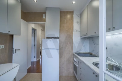 Apartamento T2 para Venda em Benfica