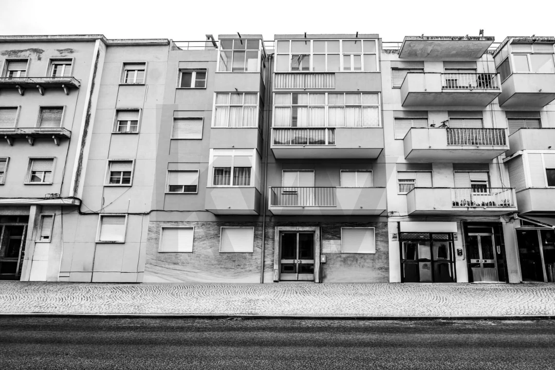 Apartamento T2 para Venda em Benfica Foto 3