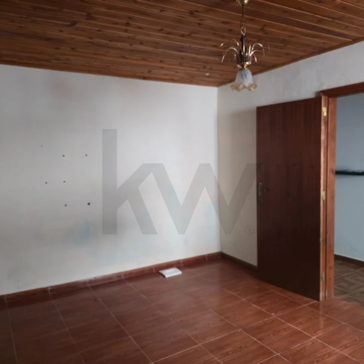 Moradia T2 para Venda em Achadinha Foto 8