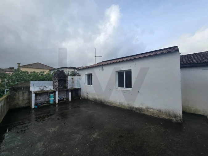 Moradia T2 para Venda em Achadinha Foto 2