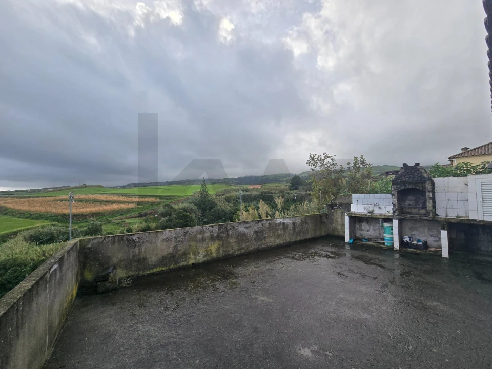 Moradia T2 para Venda em Achadinha Foto 3