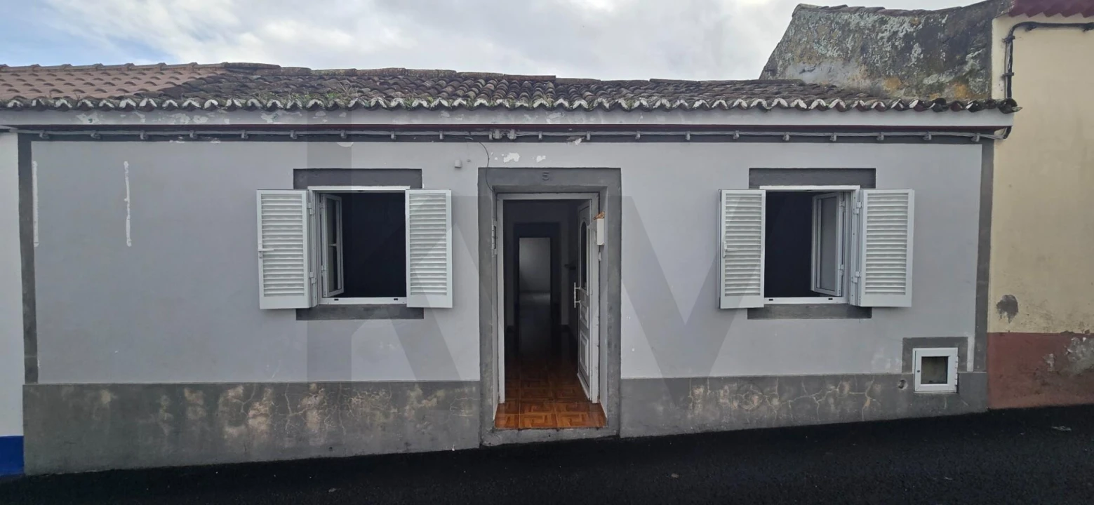 Moradia T2 para Venda em Achadinha Foto 10