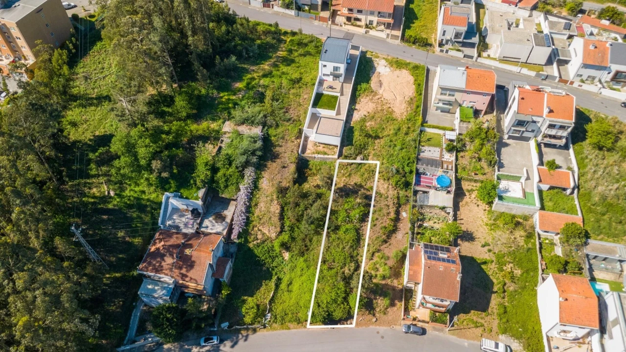 Terreno para Venda em Gulpilhares e Valadares Foto 1