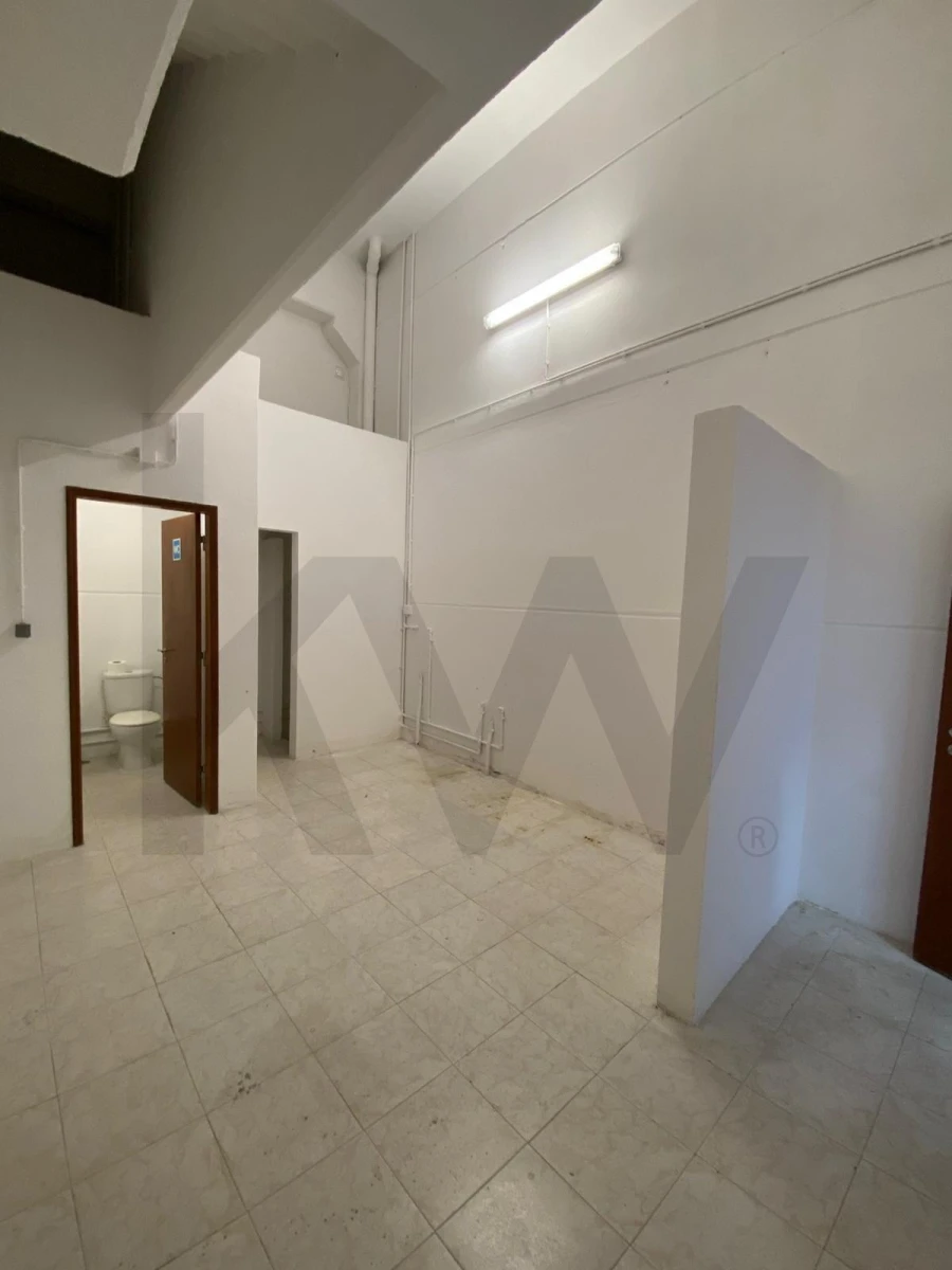 Armazém para Venda em São João das Lampas e Terrugem Foto 4